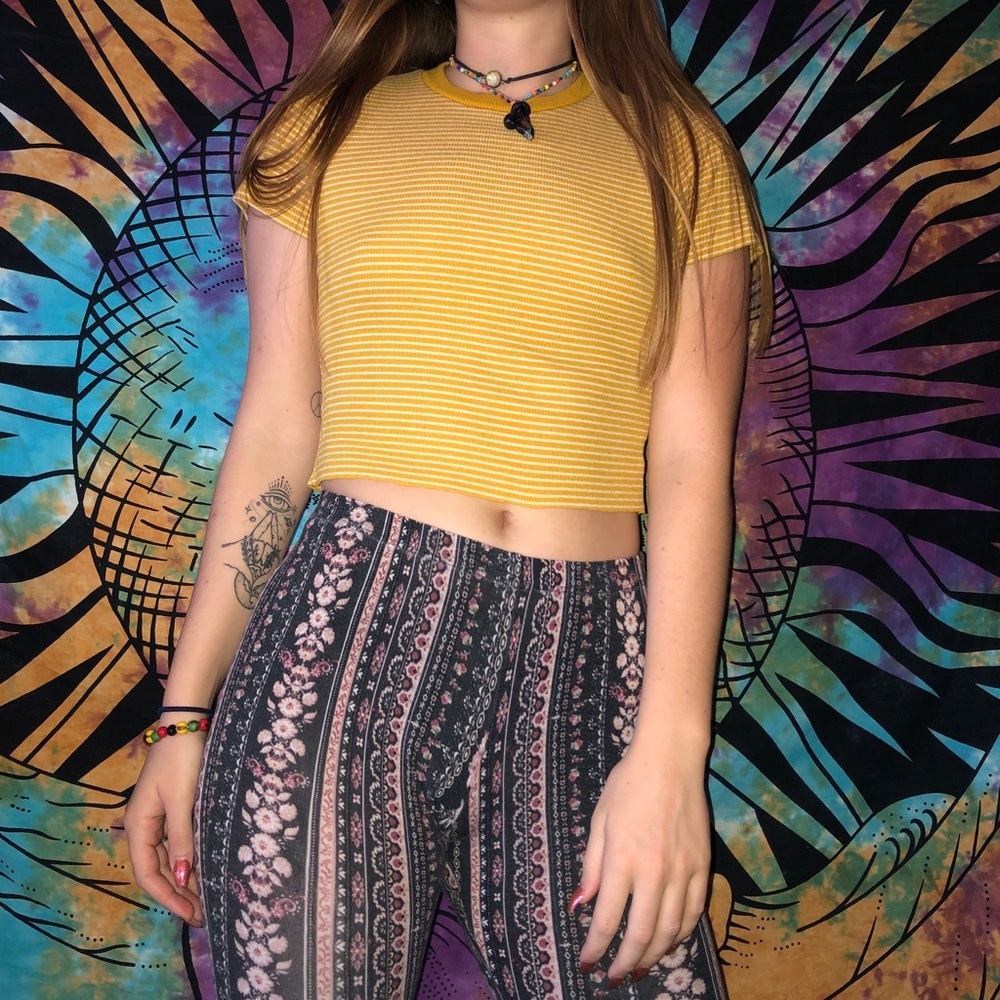 Yellow stripped cropped shirt